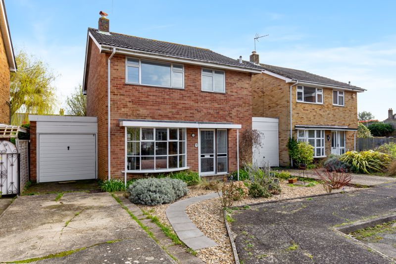 3 bed detached house for sale in Watersedge Gardens, Emsworth PO10, £