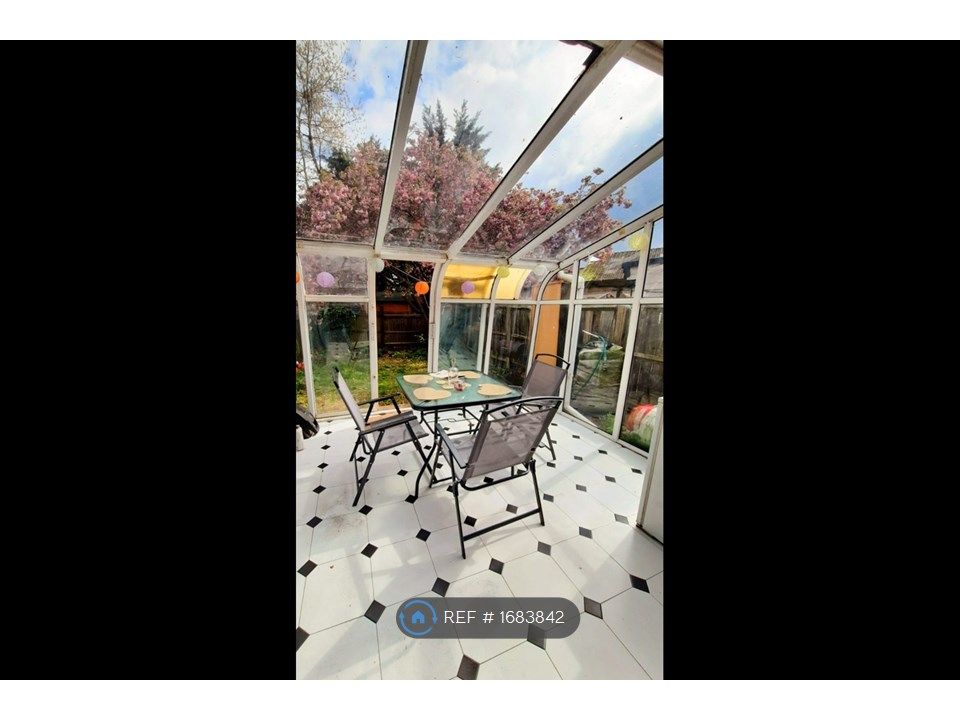 2 bed end terrace house to rent in Maswell Park Road, Hounslow TW3 Zoopla