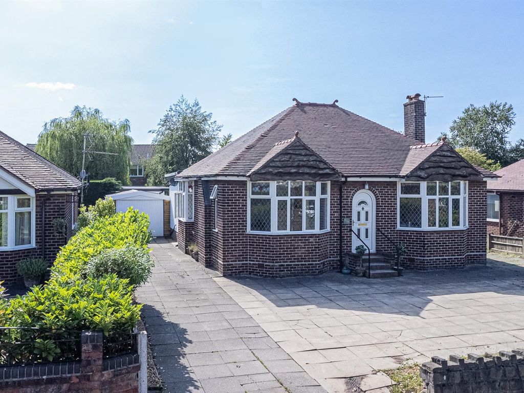2 bed detached bungalow for sale in London Road, Stretton, Warrington