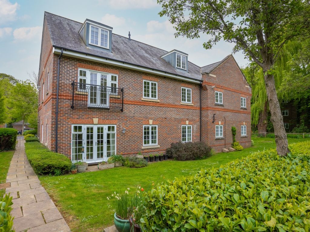 3 bed flat to rent in Holywell Hill, St.Albans AL1 Zoopla