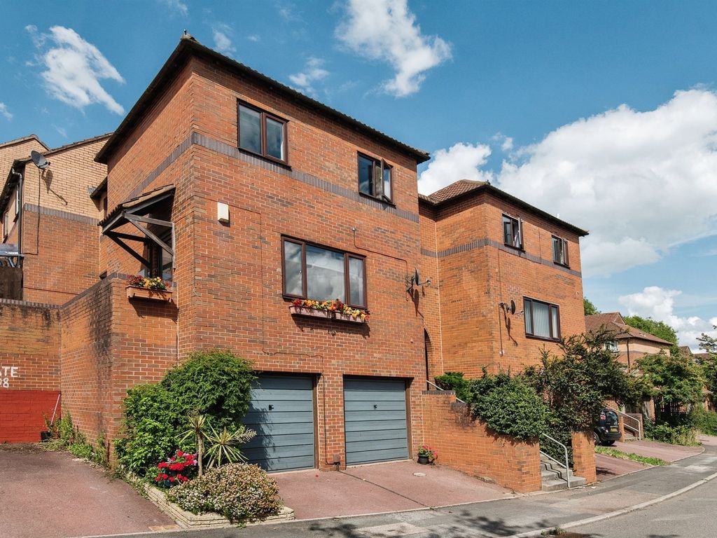 3 bed town house for sale in Farm Hill, Exeter EX4, £220,000 Zoopla