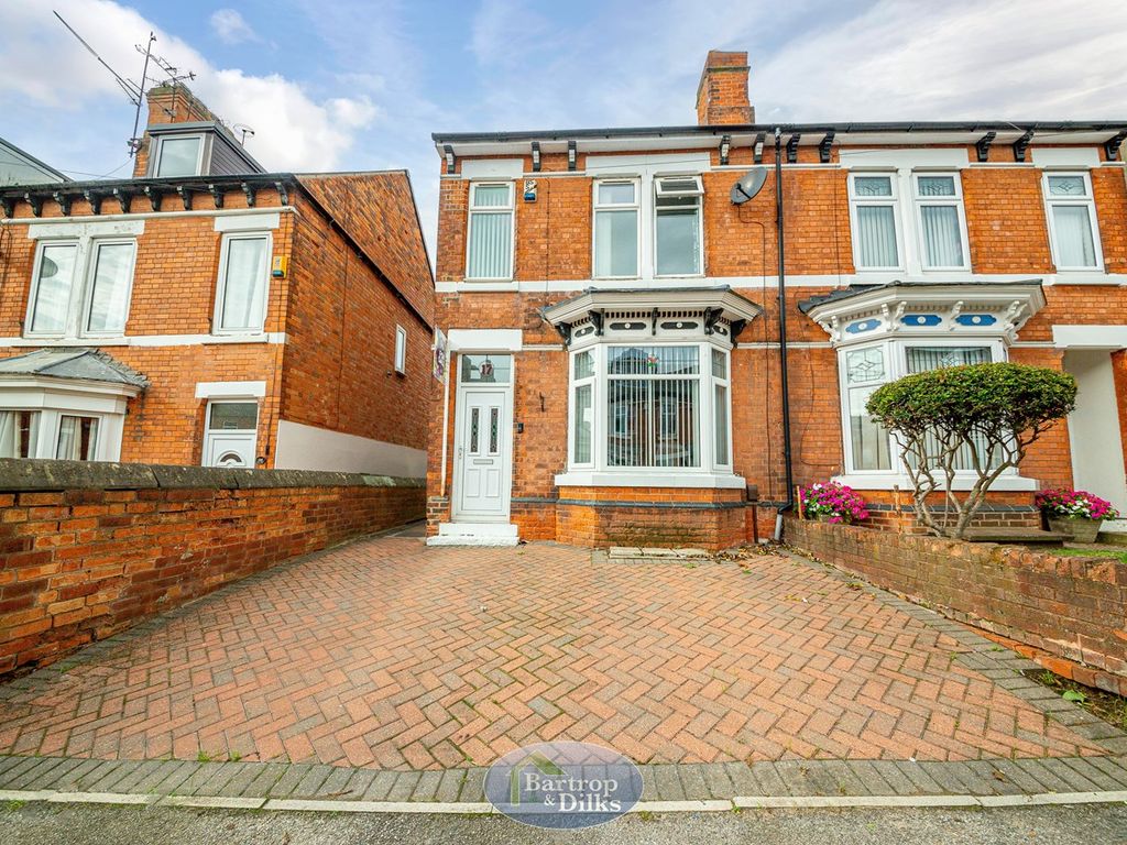 3 bed semidetached house for sale in Sherwood Road, Worksop S80, £