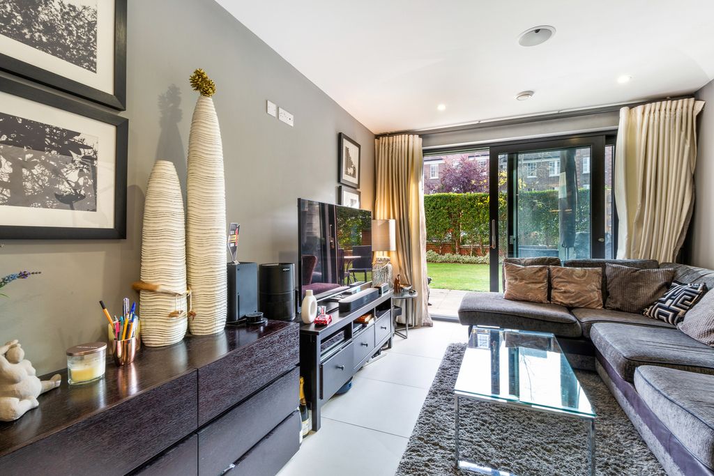 1 bed flat to rent in Putney Hill, London SW15, £2,000 pcm Zoopla