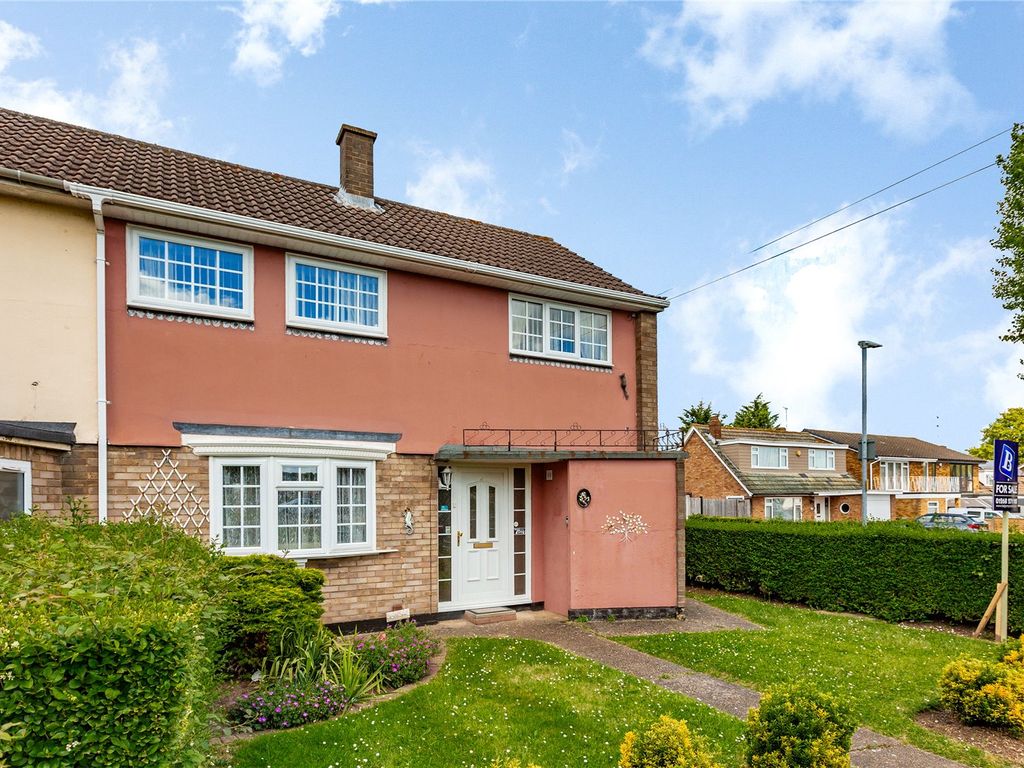3 bed end terrace house for sale in Devonshire Road, Basildon SS15, £