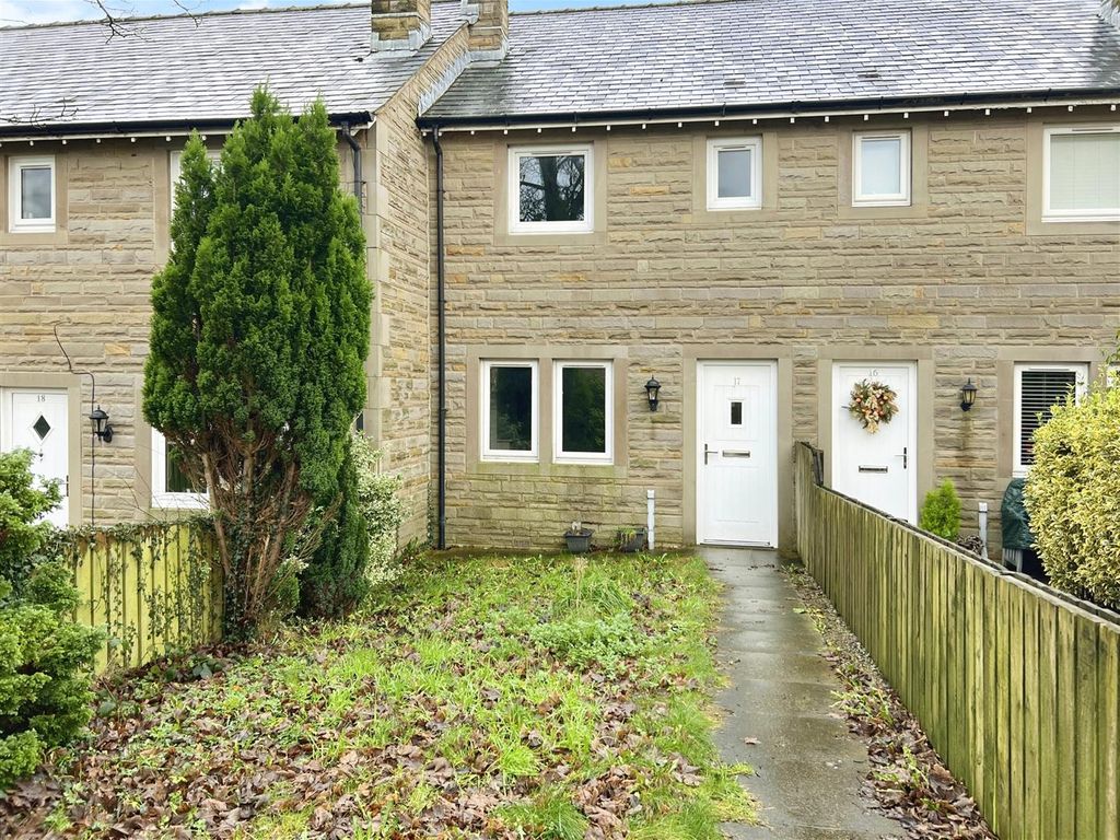 3 bed terraced house to rent in King Street, Longridge, Preston PR3, £