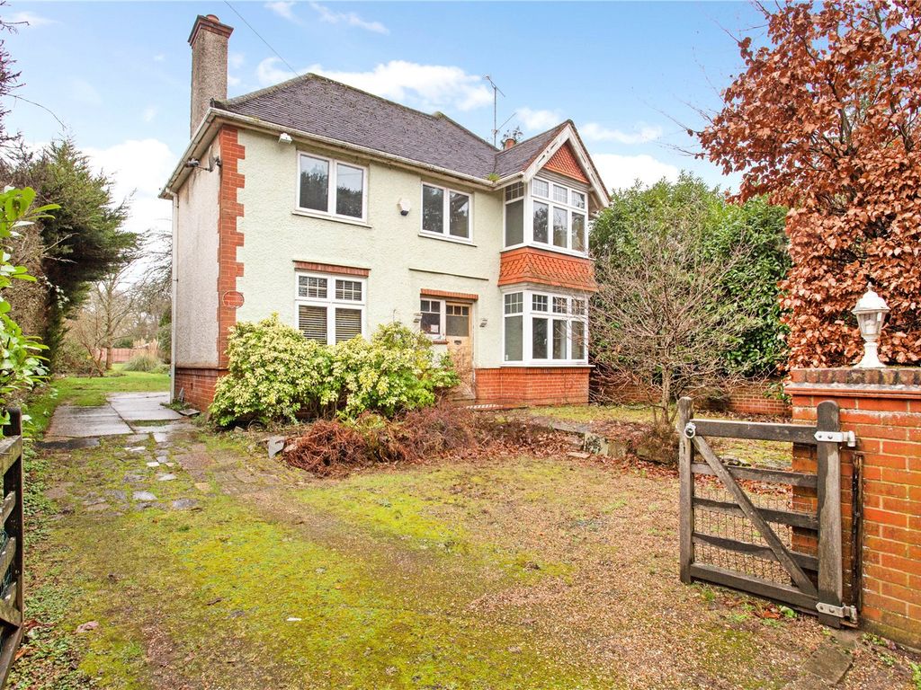 3 bed detached house for sale in Crooksbury Road, Farnham, Surrey GU10 Zoopla