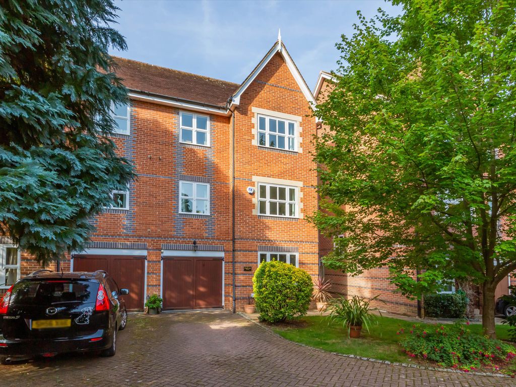 4 bed semidetached house for sale in Kirk Place, Oxford