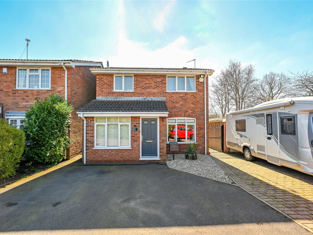 3 bed semidetached house for sale in Clewley Drive, Pendeford
