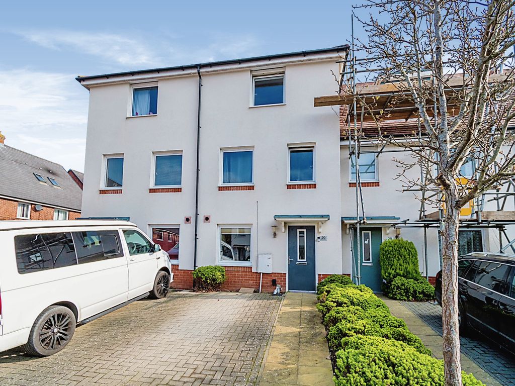 4 bed terraced house for sale in Wilroy Gardens, Maybush, Southampton