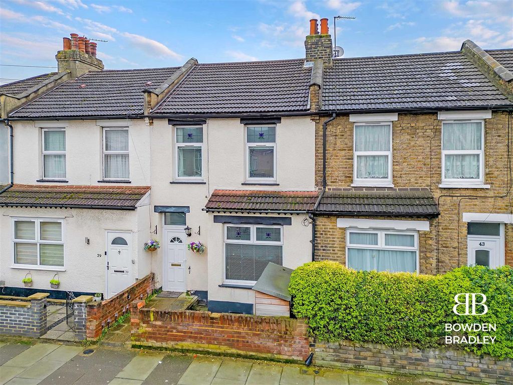 3 bed terraced house for sale in Roman Road, Ilford IG1, £425,000 Zoopla