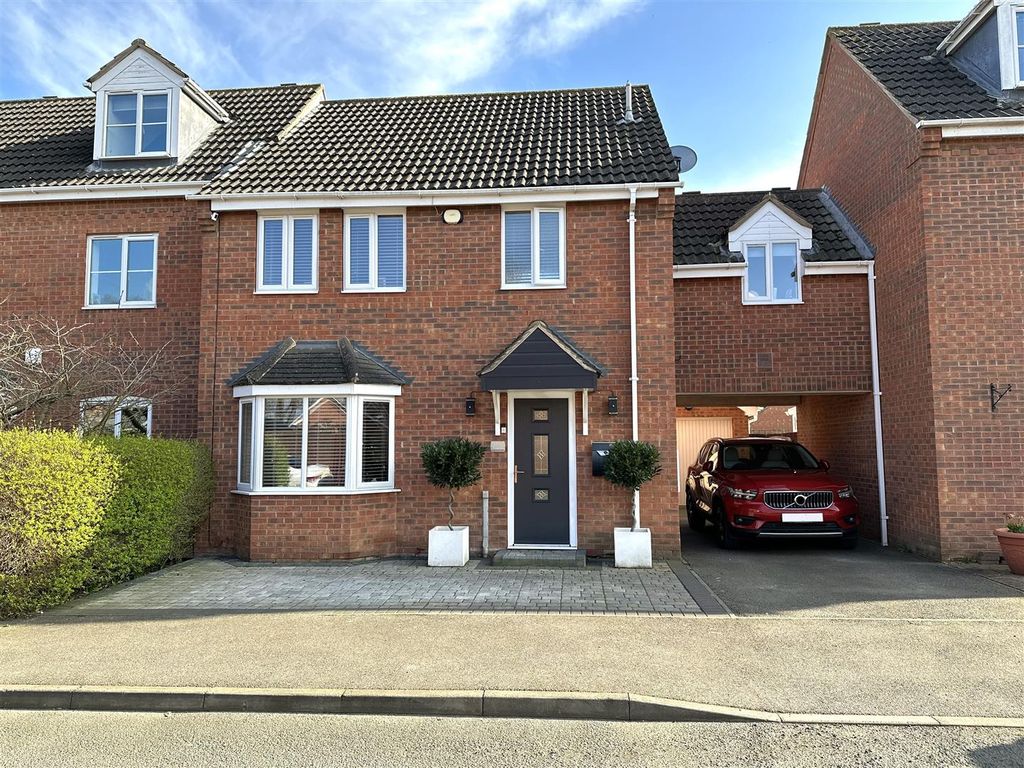 4 bed semidetached house for sale in Claricoates Drive, Coddington