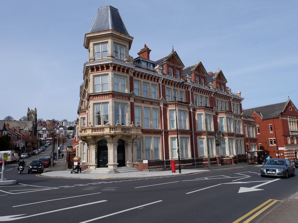 2 bed flat for sale in Windsor Road, Barry CF62 Zoopla