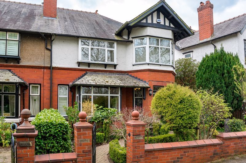 4 bed semidetached house for sale in Rigby Lane, Bradshaw, Bolton BL2