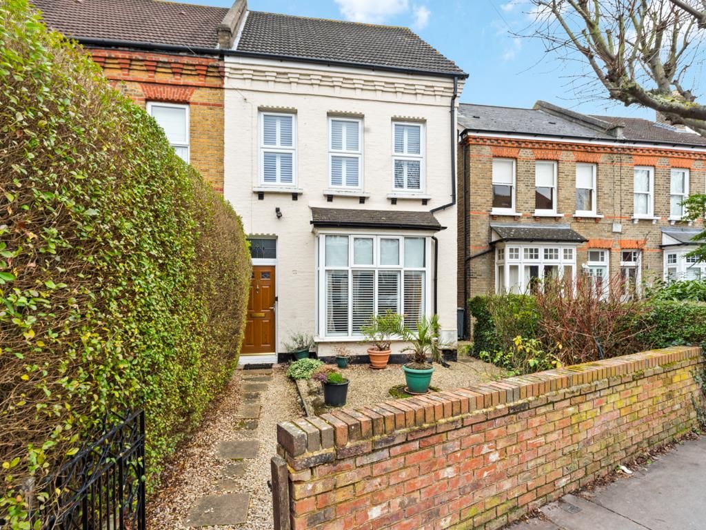 4 bed semidetached house for sale in Woodside Avenue, Woodside