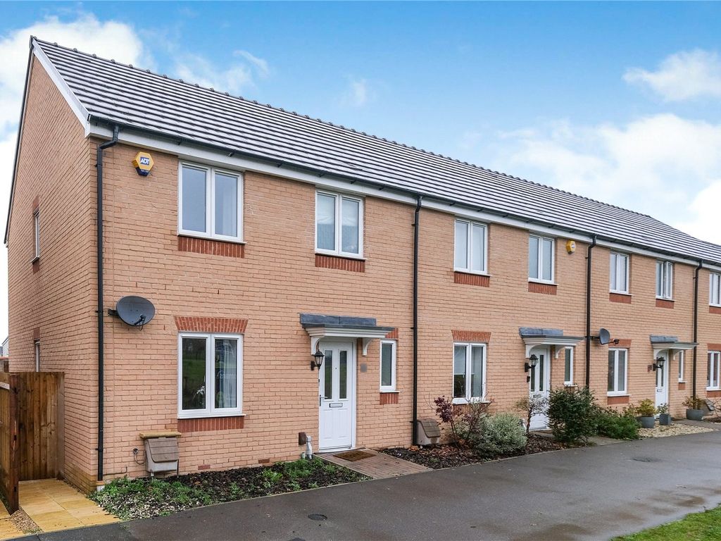 3 bed detached house for sale in Falcon Way, Bracknell, Berkshire RG12