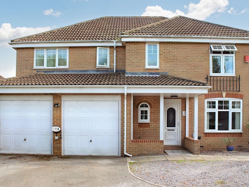 5 bed detached house for sale in Coburg Place, Cullompton, Devon EX15