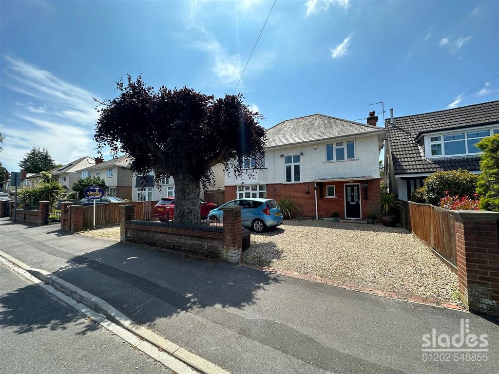 5 bed detached house to rent in St. Lukes Road, Winton, Bournemouth BH3