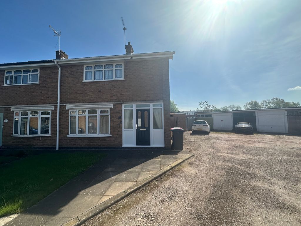 2 bed semidetached house for sale in Drayton Close, Hartshill
