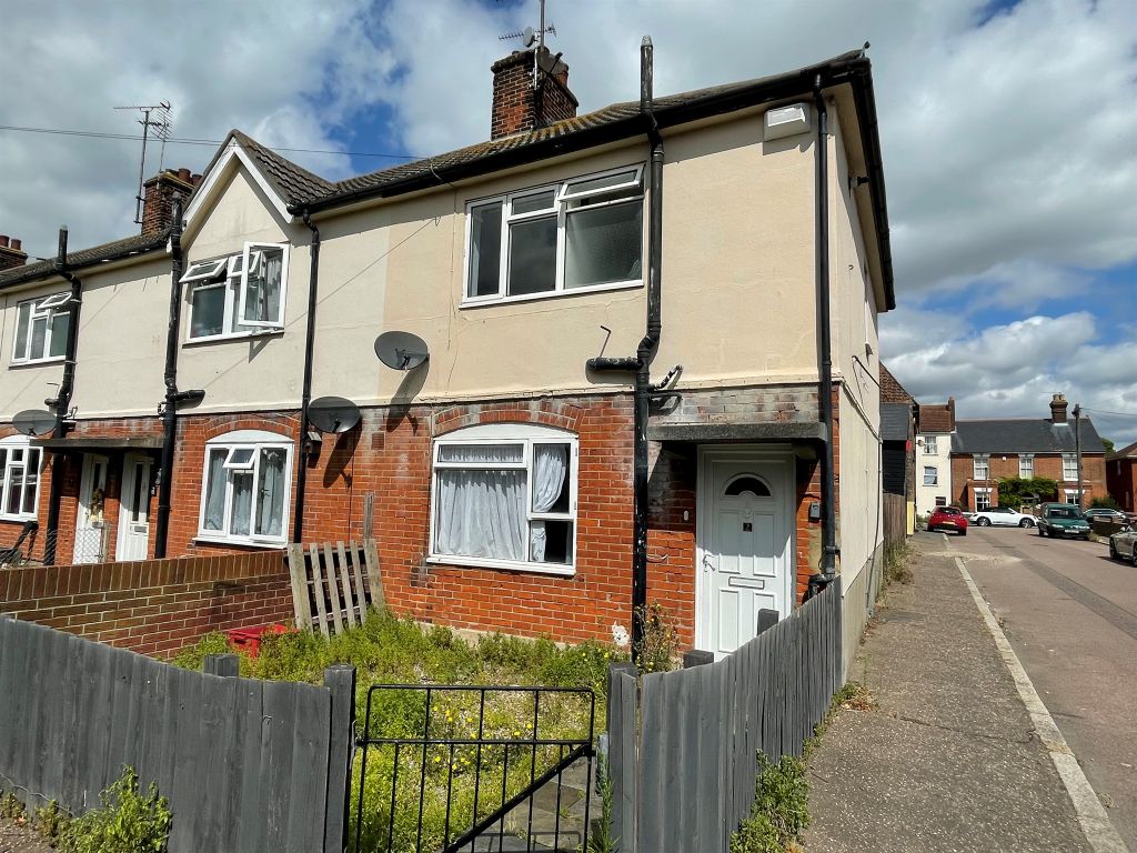 3 bed end terrace house for sale in Vansittart Street, Harwich CO12, £