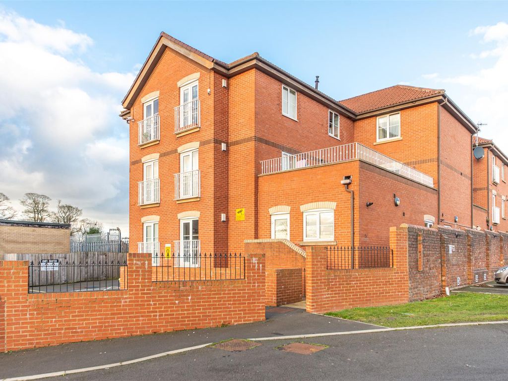 3 bed flat for sale in Green Tree Court, Benwell Village, Newcastle