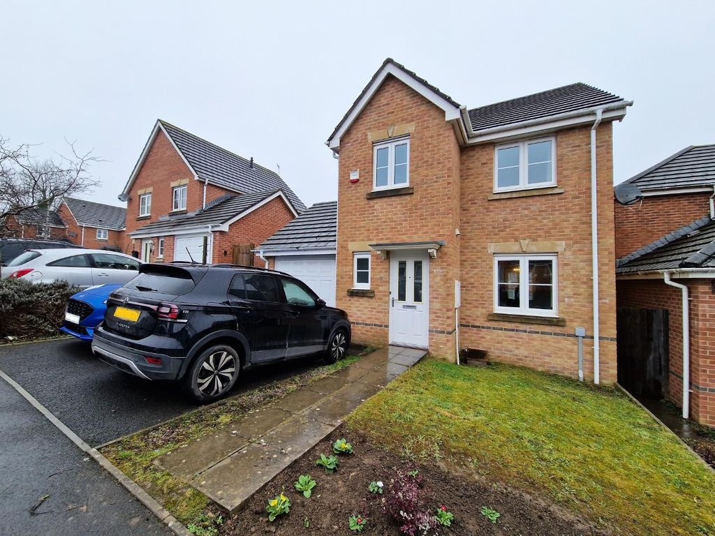3 bed detached house for sale in Heritage Way, Llanharan, Pontyclun