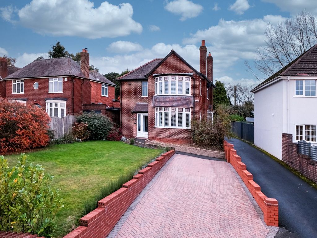 3 bed detached house for sale in Birmingham Road, Marlbrook, Bromsgrove