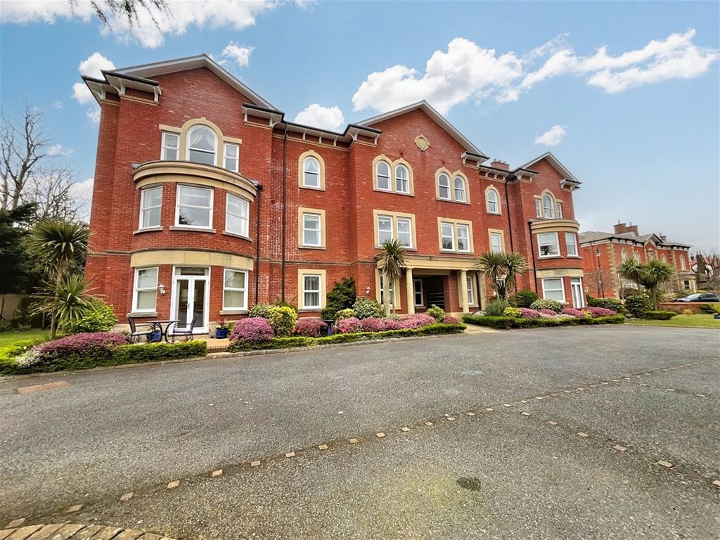 2 bed flat for sale in Westcliffe Road, Southport PR8 Zoopla