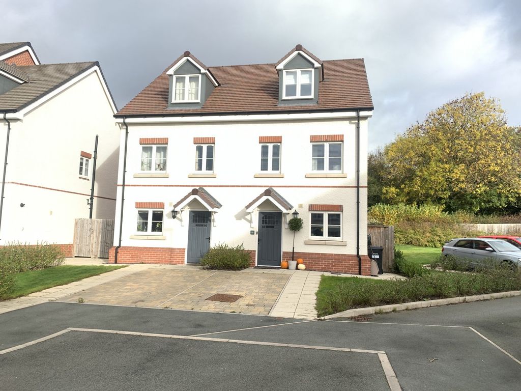Drapers Rise, Sweet Lake Meadow, Shrewsbury, Shropshire SY3  