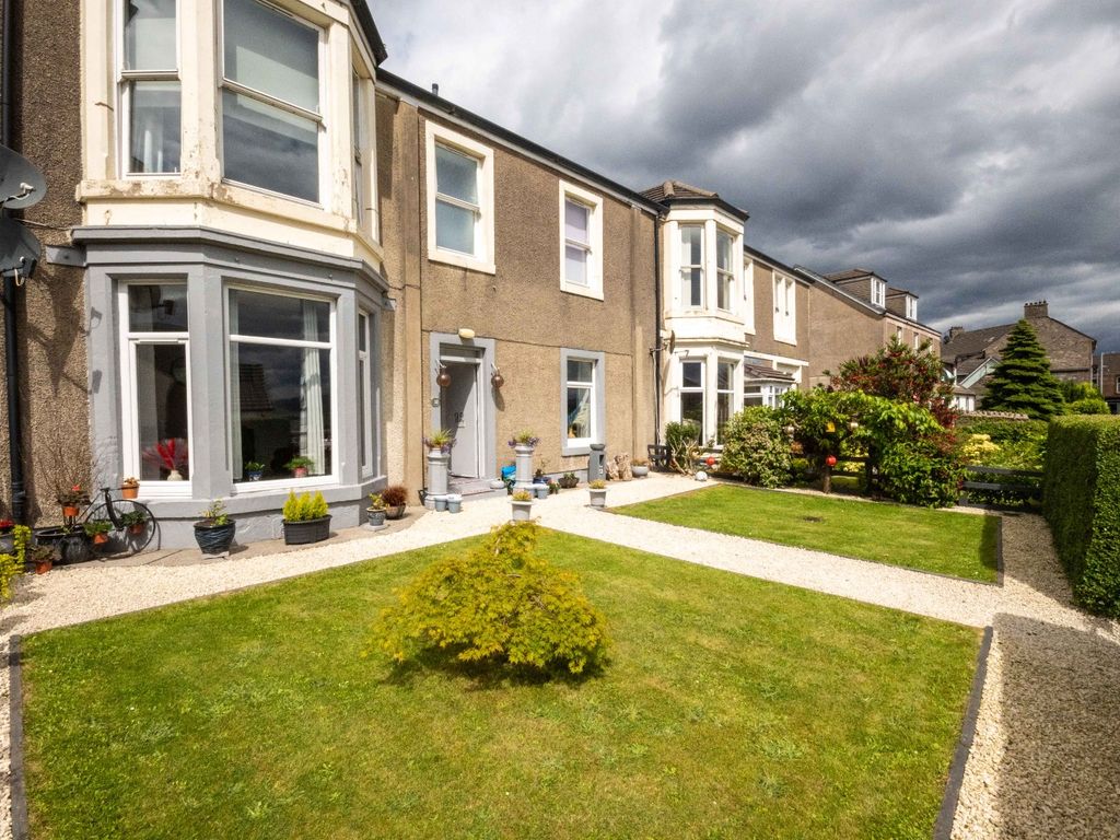 2 bed flat for sale in Auchamore Road, Dunoon PA23, £125,000 Zoopla