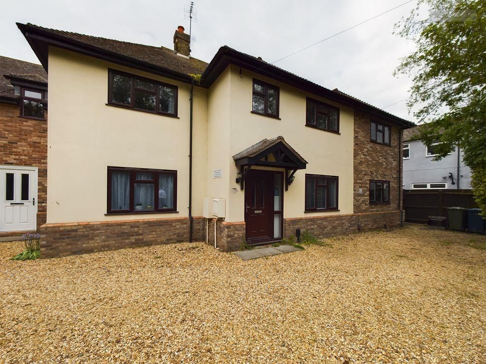 2 bed terraced house for sale in Peterborough Road, Whittlesey