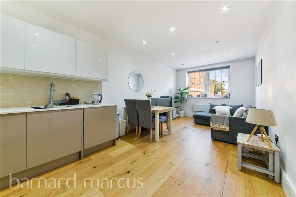 1 bed flat to rent in Upper Mulgrave Road, Cheam, Sutton SM2, £1,325 pcm Zoopla