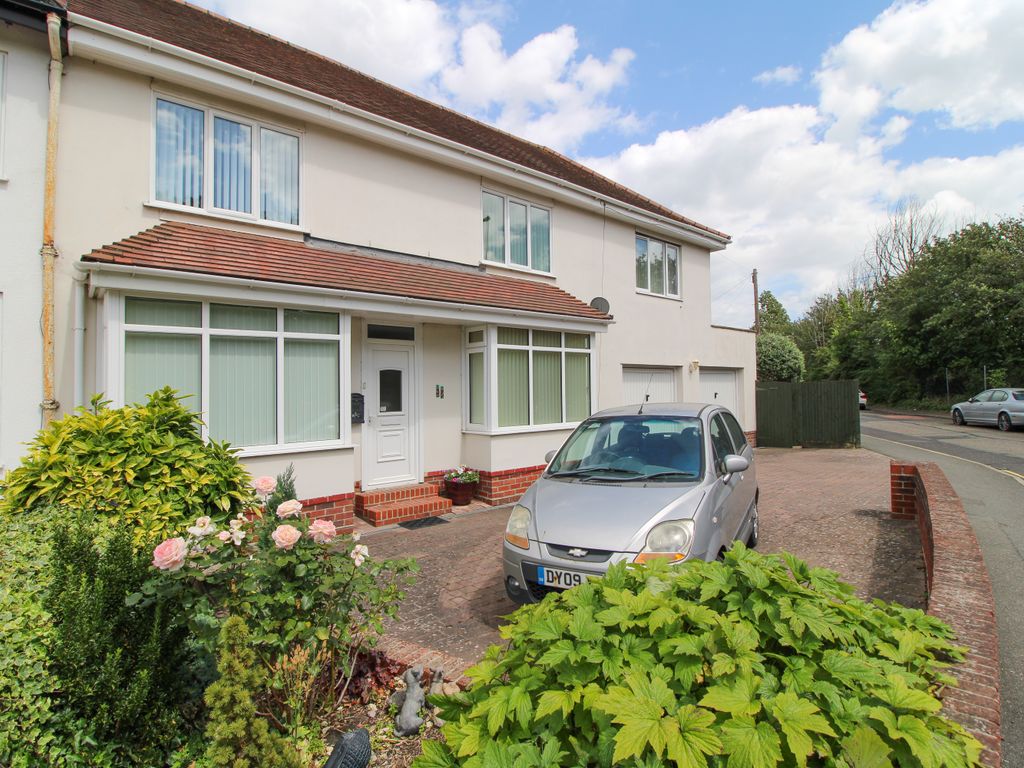 4 bed end terrace house for sale in Tudor Crescent, Cosham, Portsmouth