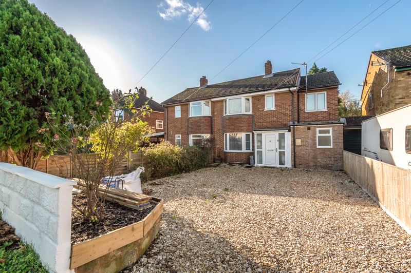 3 bed flat for sale in Banbury Road, Kidlington OX5, £285,000 Zoopla