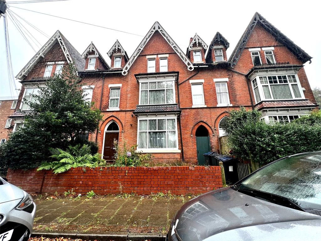 5 bed flat for sale in Malvern Road, Acocks Green, Birmingham, West