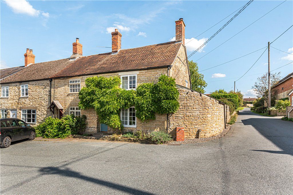 2 bed end terrace house for sale in The Street, Stour Provost