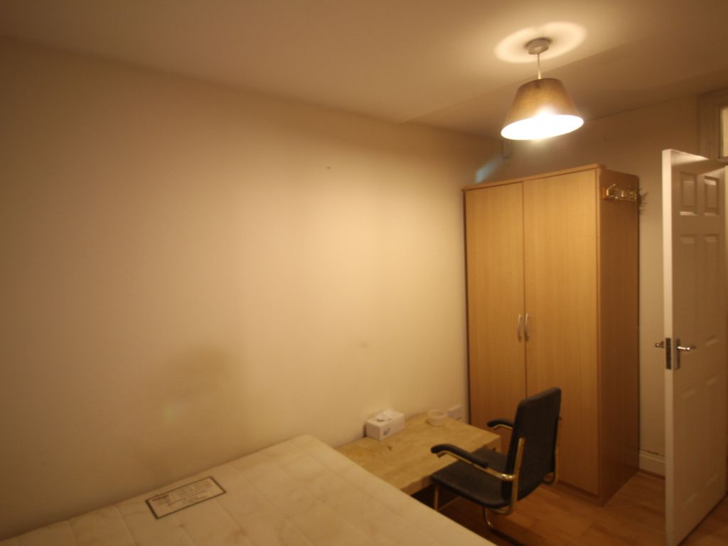 1 bed flat to rent in Kingsbridge Road, Southall UB2, £1,450 pcm Zoopla