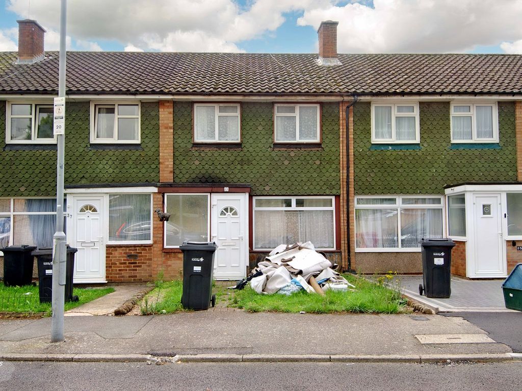 3 bed terraced house for sale in Shepherds Close, Romford RM6 Zoopla