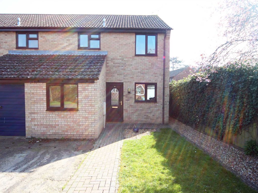 3 bed end terrace house to rent in Icknield Close, Cheveley CB8, £875