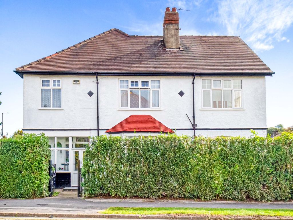 5 bed semidetached house for sale in Anlaby Park Road North, Hull HU4