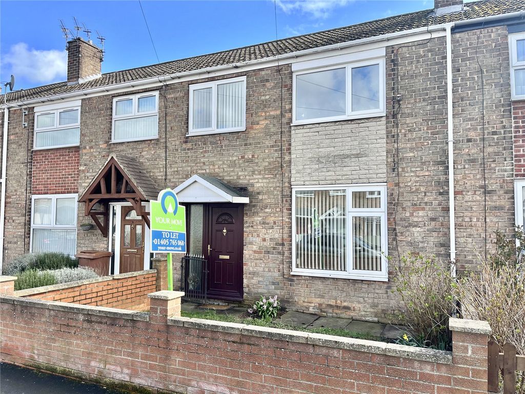 3 bed terraced house to rent in Moorland Road, Goole, East Yorkshire