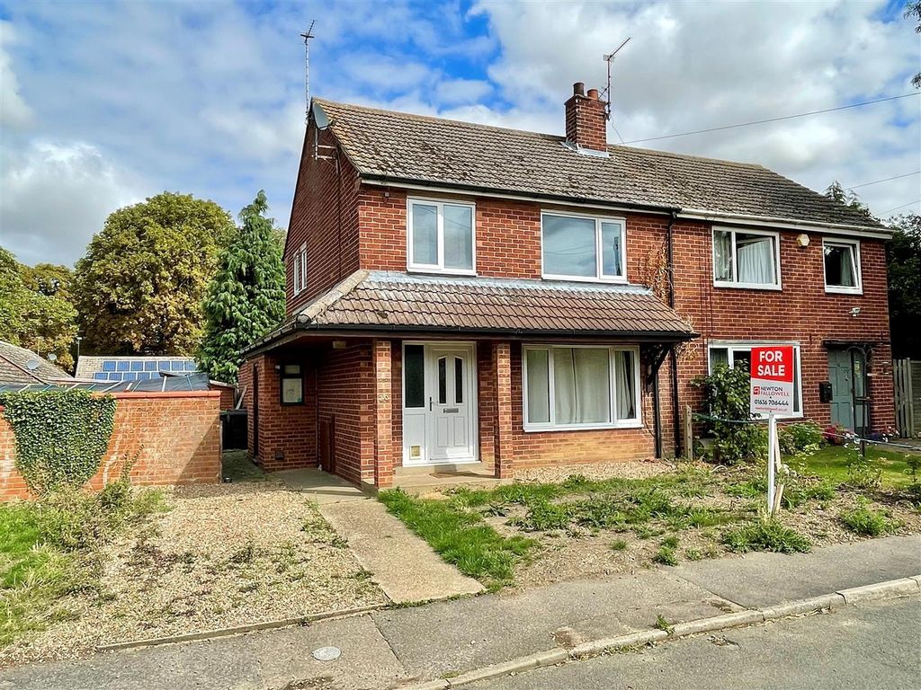 3 bed semidetached house for sale in Maltkiln Lane, Brant Broughton