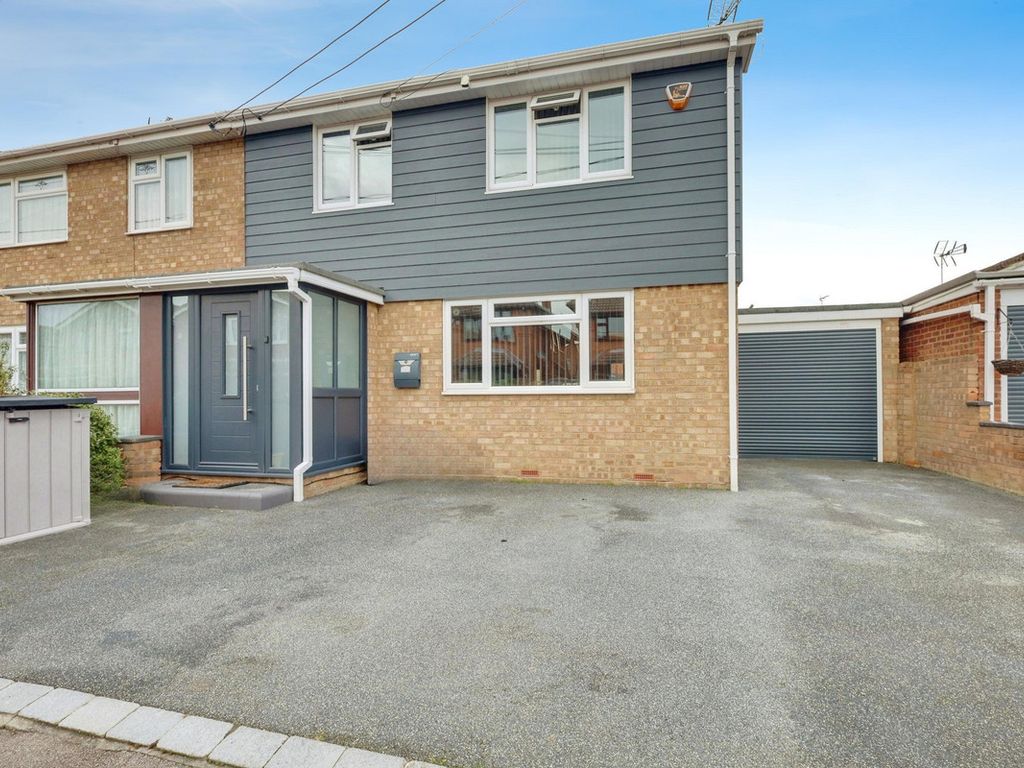 4 bed semidetached house for sale in Westwood Road, Canvey Island SS8
