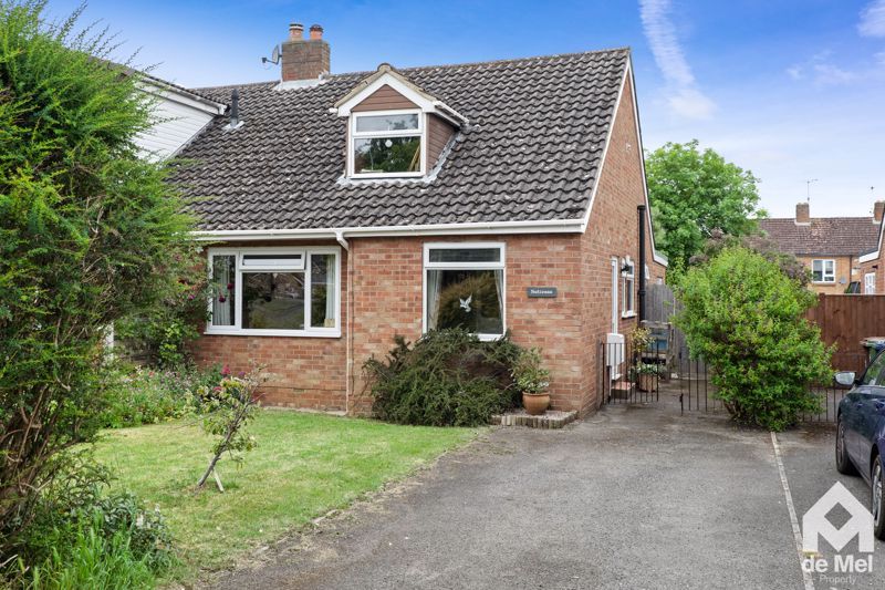 3 bed bungalow for sale in Oakfield Road, Cleeve, Cheltenham