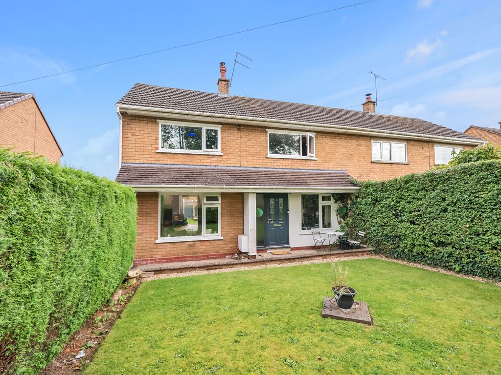 3 bed semidetached house for sale in Brampton Close, Cookley