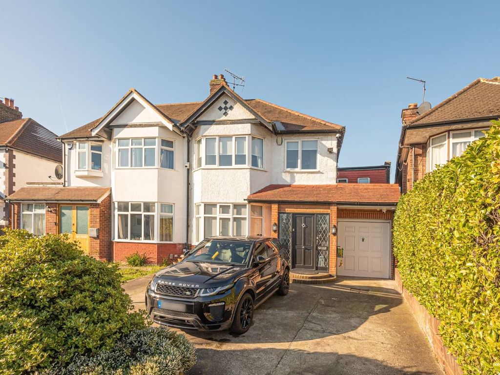 4 bed semidetached house for sale in Chatsworth Avenue, Hendon, London
