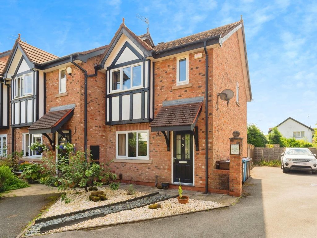 2 bed end terrace house for sale in Lower Brook Lane, Worsley