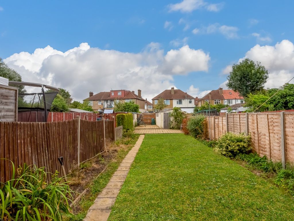 3 bed terraced house for sale in Commonside East, Mitcham CR4 Zoopla