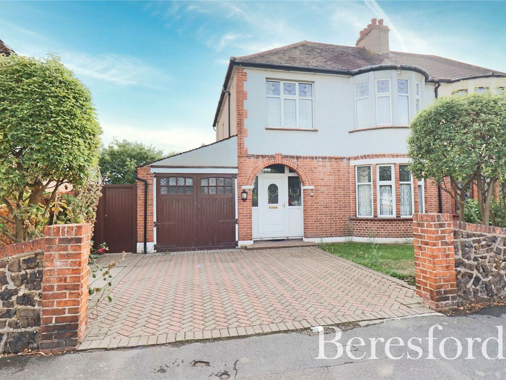4 bed semidetached house for sale in Winifred Avenue, Hornchurch RM12