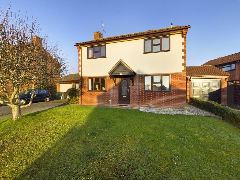 4 bed detached house for sale in Primrose Crescent, Worcester