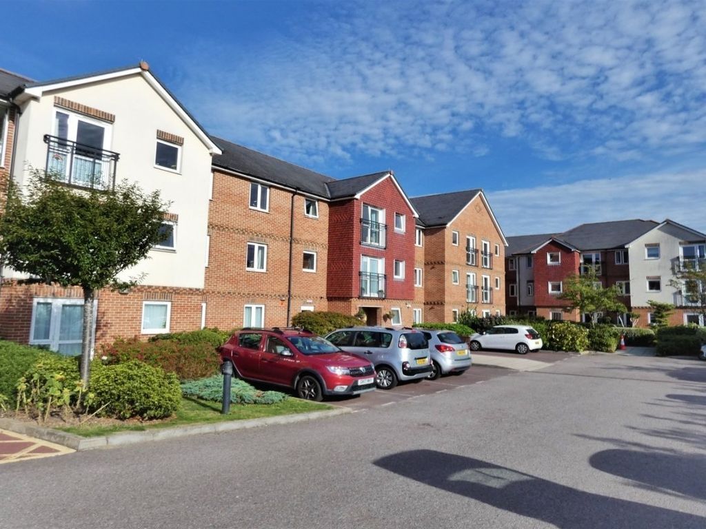 1 bed flat for sale in Stanley Road, Folkestone, Kent CT19, £75,000